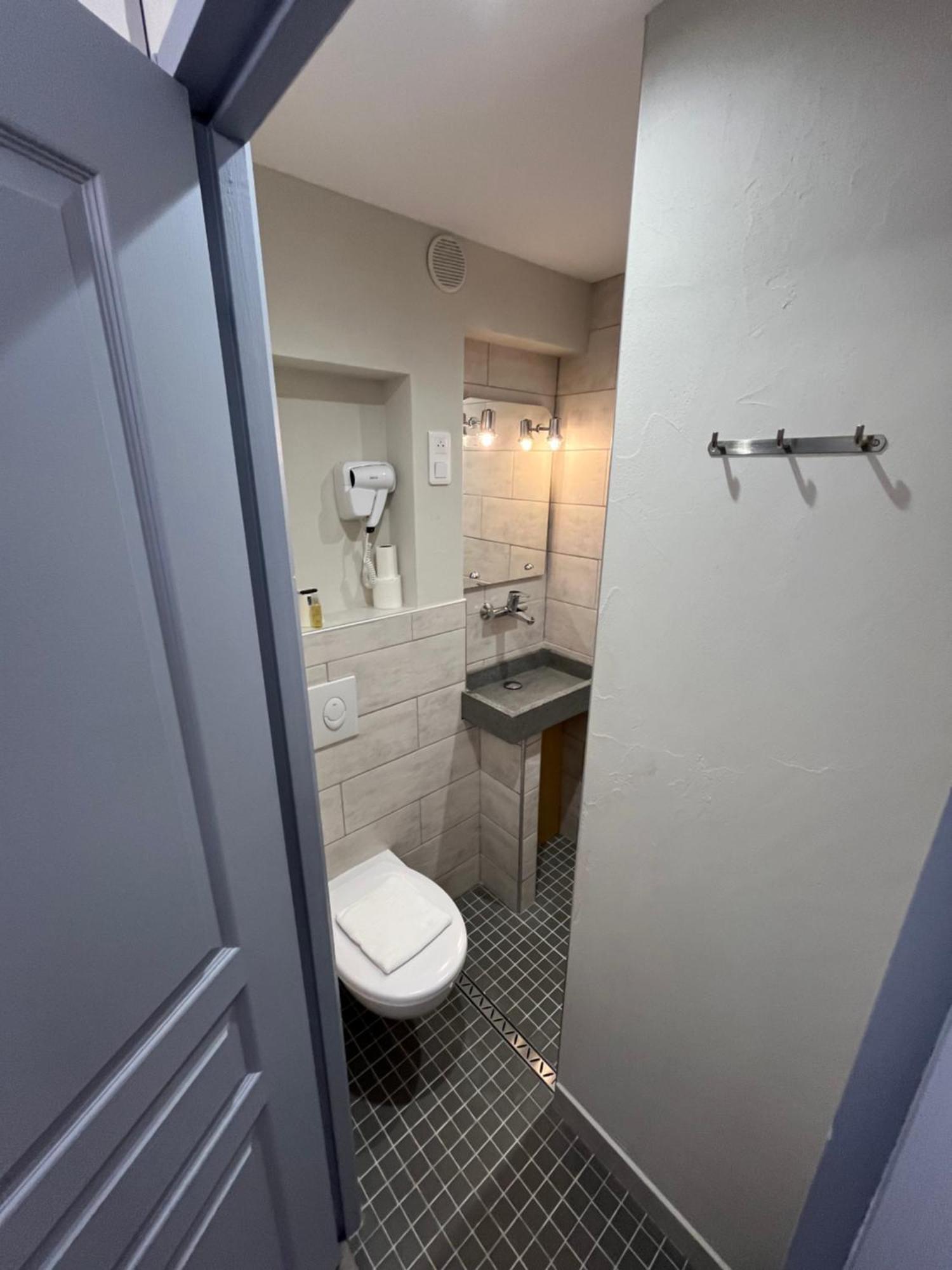 Nouvel Hotel Lons-le-Saunier Ngoại thất bức ảnh